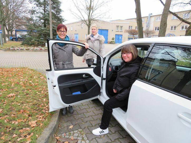 Peggy Reichelt, Angela Smurawski und Katharina Menzel (v.l.n.r.) sind Sozialpädagoginnen beim Louisenstift und helfen bei Bedarf Familien mit Kindern im Alltag. Foto: Silke Richter