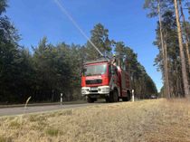 Feuerwehren im Löscheinsatz bei der Bekämpfung des Großbrandes bei Kleinbahren am 1. Juli.