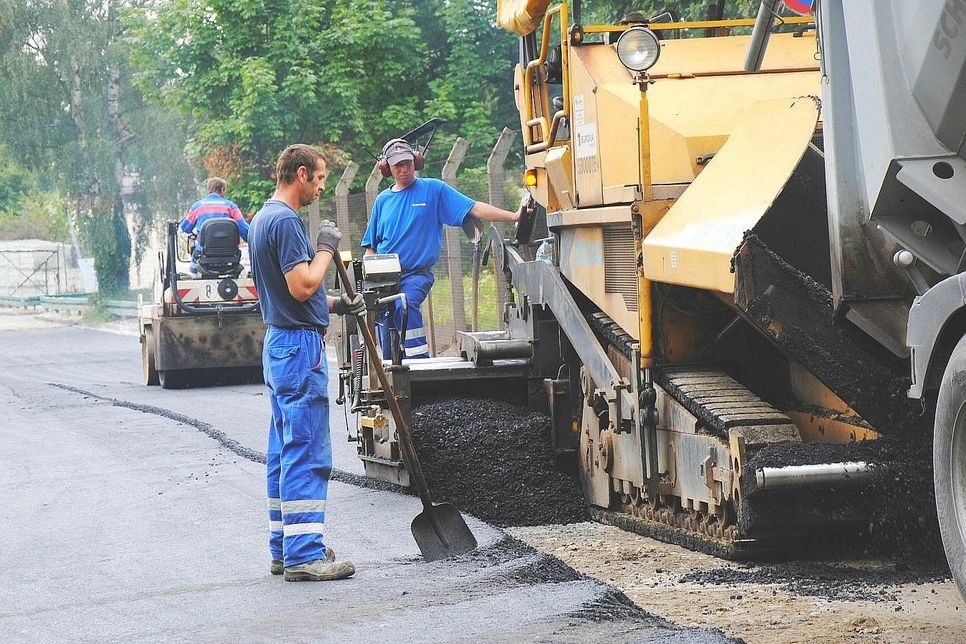 Wenn die Tiefbauer anrücken, um eine Straße im Meißner Stadtgebiet zu sanieren, müssen die Bürger ab 2019 nicht mehr dafür in die Tasche greifen. Foto: Archiv