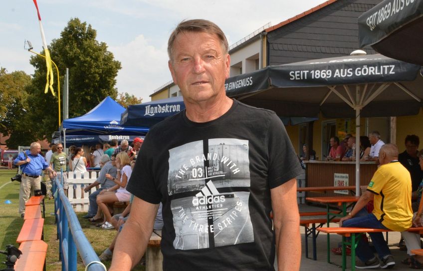 Hans Jürgen »Dixie« Dörner im August 2018 beim Traditionsfußballspiel des 1. Rothenburger Sportvereins gegen das Ost-Fußball-Traditionsteam. Foto: Matthias Wehnert
