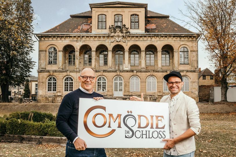 Comödie findet in diesem Jahr ab 13. Juni draußen statt: Willkommen im Schloss Übigau. Foto: Robert Jentzsch