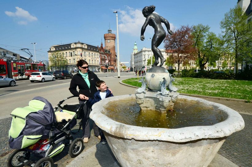 Der Enkebrunnen am Breitscheidplatz (Sparkassenzentrale) sprudelt bereits. Foto: Archiv / Helbig