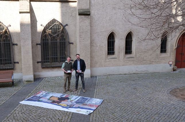 Noch ist der schöne Schulplatz wie leergefegt, ab 15. März wird sich das wieder jeden zweiten Samstag ändern, wenn von 9 bis 13 Uhr bis zu 16 Marktstände hier zum Wochenendeinkauf einladen.