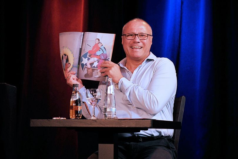 Intendant Daniel Ris hat mit seinem künstlerischen Team eine facettenreiche Spielzeit zusammengestellt. Das neue Spielzeitheft gibt einen interessanten Überblick.