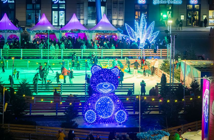 Eines der Markenzeichen des Winterfestes ist der XXL-Teddybär.