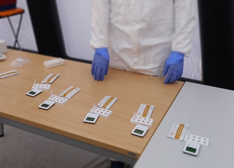 Einmal pro Woche können Bürger(innen) in den Testzentren einen Antigen-Schnelltest machen. Der Test ist kostenfrei. Foto: Schramm