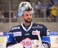 Janick Schwendener wurde zum besten Torhüter der Saison 2021/2022 gekürt.