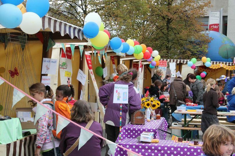 Alljährlich findet in Cottbus der Weltkindertag statt. In diesem Jahr rund um die Oberkirche. Der übliche Platz vor der Stadthalle ist aufgrund der Baustelle nicht verfügbar. Foto: jho