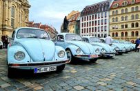 VW-Käfer-Treffen vor der Dresdner Frauenkirche.