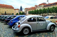 VW-Käfer-Treffen vor der Dresdner Frauenkirche.