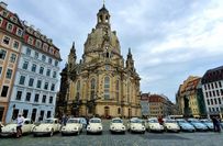 VW-Käfer-Treffen vor der Dresdner Frauenkirche.
