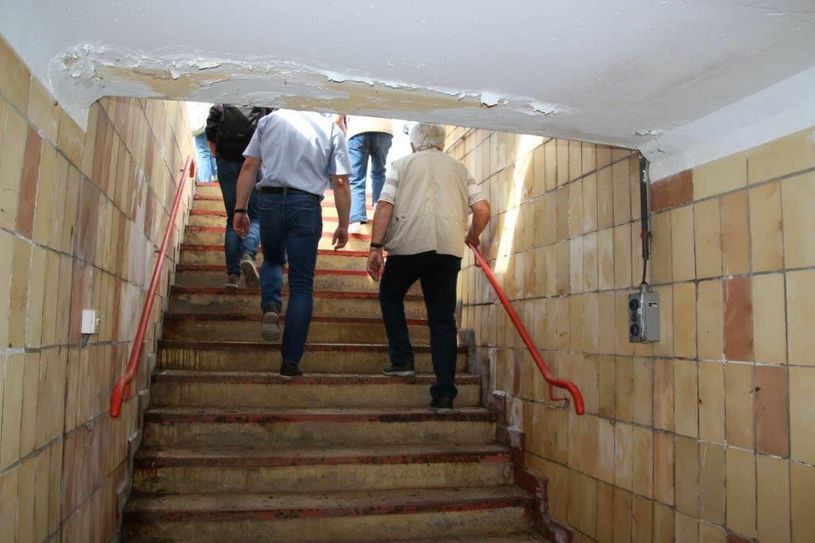 Gang durch den Spielertunnel.