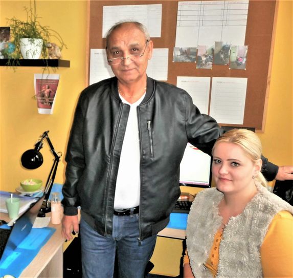 Miroslav Grajcar mit seiner Mitarbeiterin Stepanka Lukesova steckt mitten in den Vorbereitungen.  Foto: privat