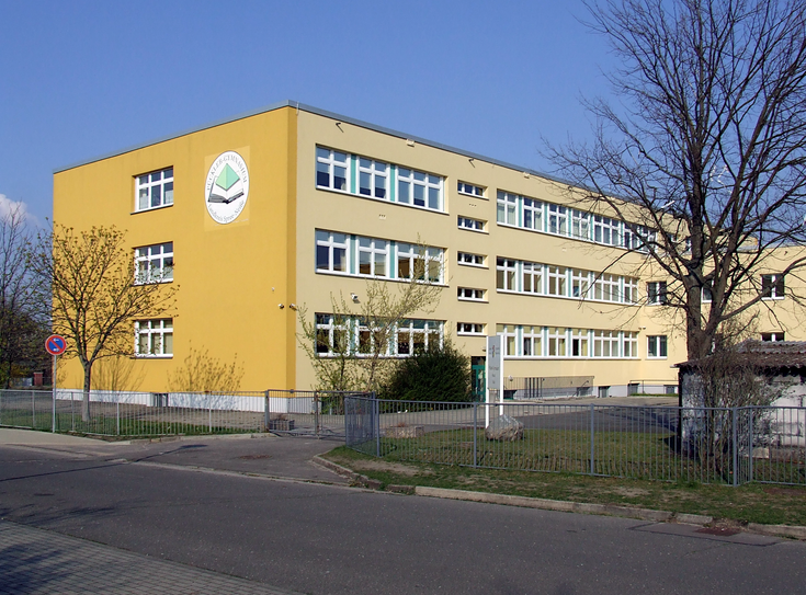 Haus A des Pückler-Gymnasiums in Cottbus. Foto: By Trio3D - Own work, CC BY-SA 4.0, https://commons.wikimedia.org/w/index.php?curid=77967734