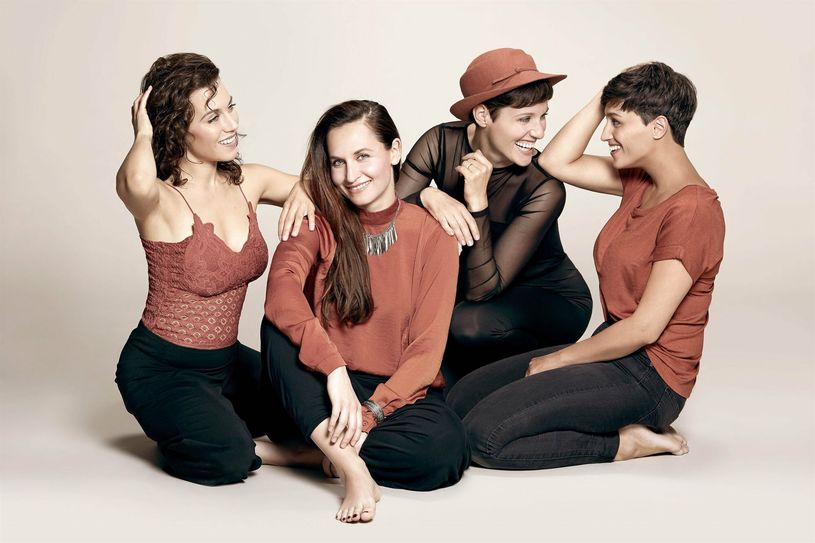 Les Brünettes: Die vier jungen, mehrfach preisgekrönten a-capella-Gesangssolistinnen sind in einem Konzert am 22. April im Sänger- und Kaufmannsmuseum Finsterwalde zu erleben.