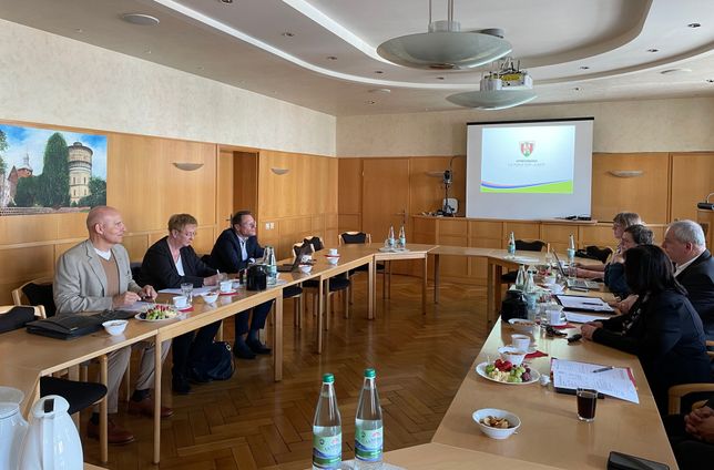 Spremberg legt den Grundstein für eine gute Kooperation mit der Medizinischen Universität Lausitz.
