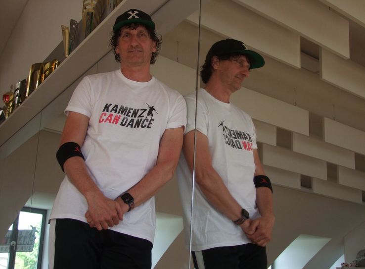 Mario Steinmetz wurde 2017 Weltmeister mit der deutschen Hiphop-Mannschaft »Respect«. Mit dem WM-Titel beendete der Vereinschef von Kamenz can Dance seine aktive Wettbewerbs-Karriere, widmet sich seitdem nur noch dem Klub, dem Training und der Organisation der Nachwuchstänzer.