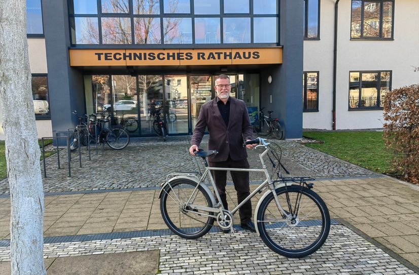 Stadtplaner Dr. Michael Steinbusch vorm Technischen Rathaus.