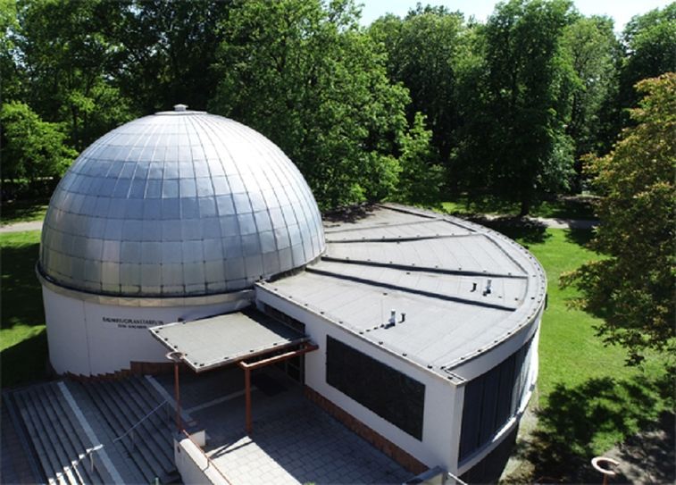 Das 1974 eröffnete Raumflugplanetarium „Juri Gagarin“ am Cottbuser Lindenplatz. Foto: Planetarium Cottbus e.V.