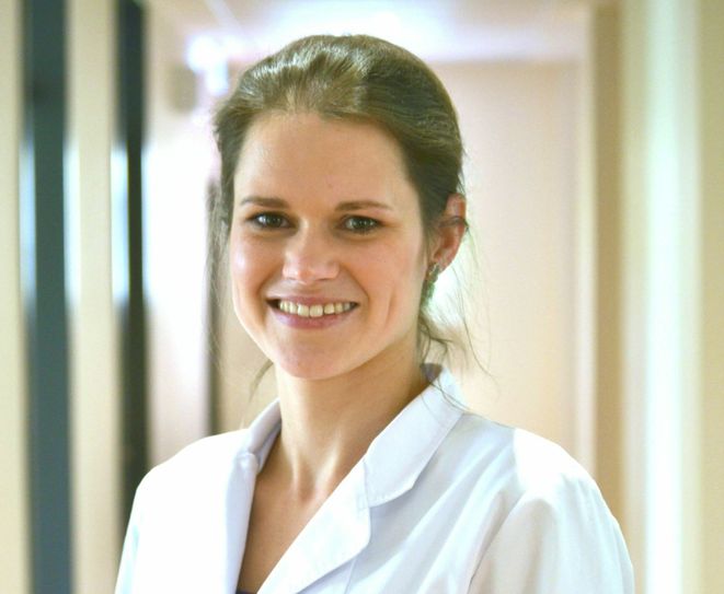 Fachärztin Bernadette Skorupa im Telefonforum des WochenKurier zum Thema: „Zecken und Borrelien“. Foto: Privat
