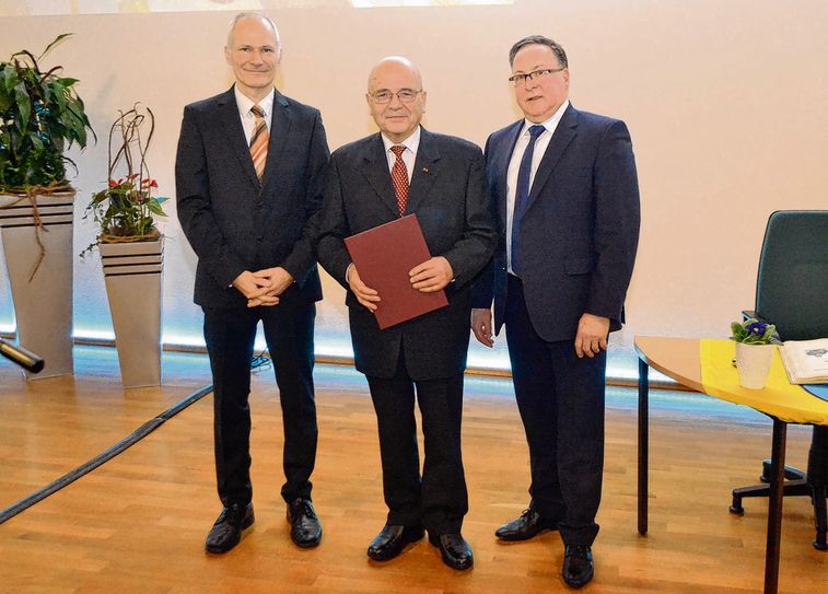 Von links: Uwe Pielenz, Martin Habermann und Helmut Wenzel beim Neujahresempfang. Foto: pm