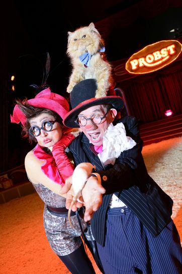 Slobi & Olga sorgen für lustige Momente. Foto: Circus Probst