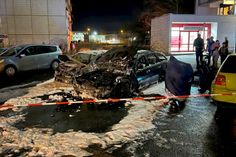 Am Neujahrsmorgen standen mehrere Fahrzeuge in Dresden-Prohlis in Flammen.