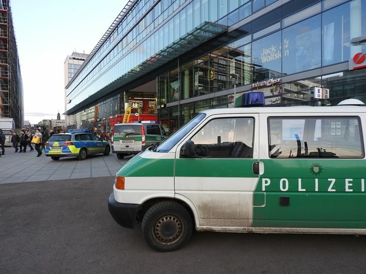 Alltägliches Bild am Wiener Platz.