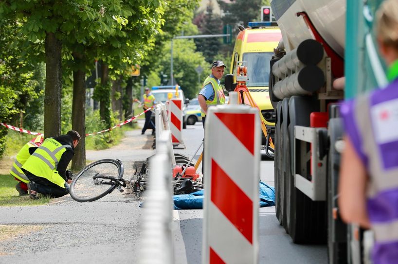Obwohl die Zahl der Unfälle auf Dresdens Straßen 2017 insgesamt sank, gab es mehr Crashs mit Radfahrern. Nur gut ein Drittel davon wird von den Radlern selbst verursacht. Symbolfoto: Marko Förster