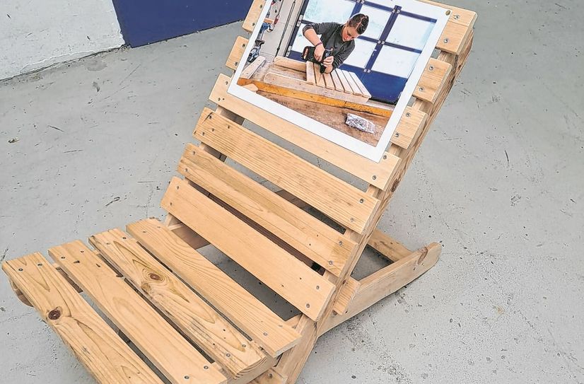 Kinder können ihren eigenen Schwedenstuhl bauen.