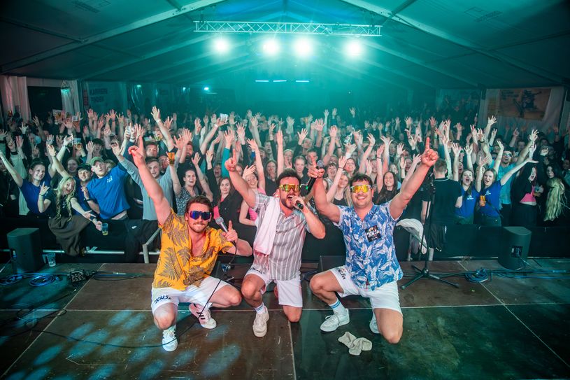 Die Party-Band "Malle Anja" hat das Festzelt am Samstag zum Beben gebracht.