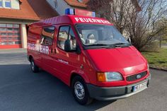 Das Fahrzeug wurde 1995 im alten Coswiger Feuerwehrhaus auf der Moritzburger Straße als Vorausrüstwagen in Dienst gestellt und für Hilfeleistungen nach Verkehrsunfällen genutzt.