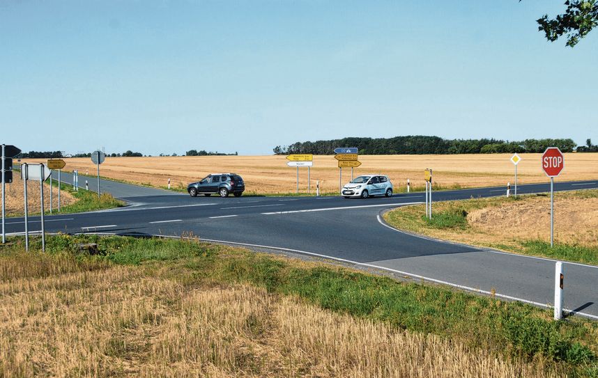 Die Kreuzung der Bundesstraße 98 mit der Kreisstraße 8572 im Bereich der Gemeinde Nünchritz soll grundhaft ausgebaut werden.