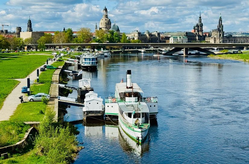 Der  Ablauf ein wenig anders: Der Einstieg wird an an den Anlegern zwischen der Carolabrücke und der Albertbrücke erfolgen.