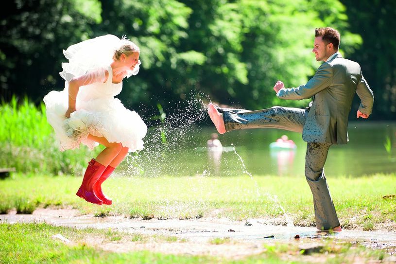 1,5 Meter Abstand, küssen mit Maske und Hochzeitstanz am Desinfektions-Pool? Ganz so schlimm ist Heiraten im Lockdown-Jahr nun auch wieder nicht. Foto: Pixabay