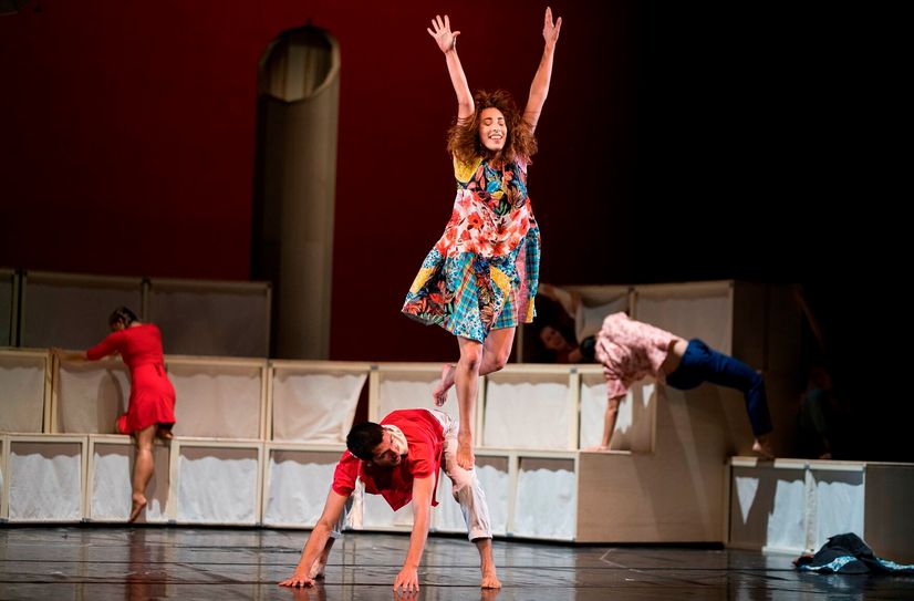 Das GHT setzte Momo von Michael Ende als Tanztheaterstück um.