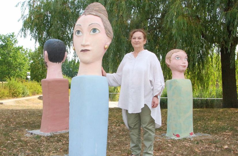 Mittlerweile lebt die Dipl. Bildhauerin Michaela Egdmann in Dresden, schaut aber immer mal in Meißen vorbei und sieht nach ihren Stelen.