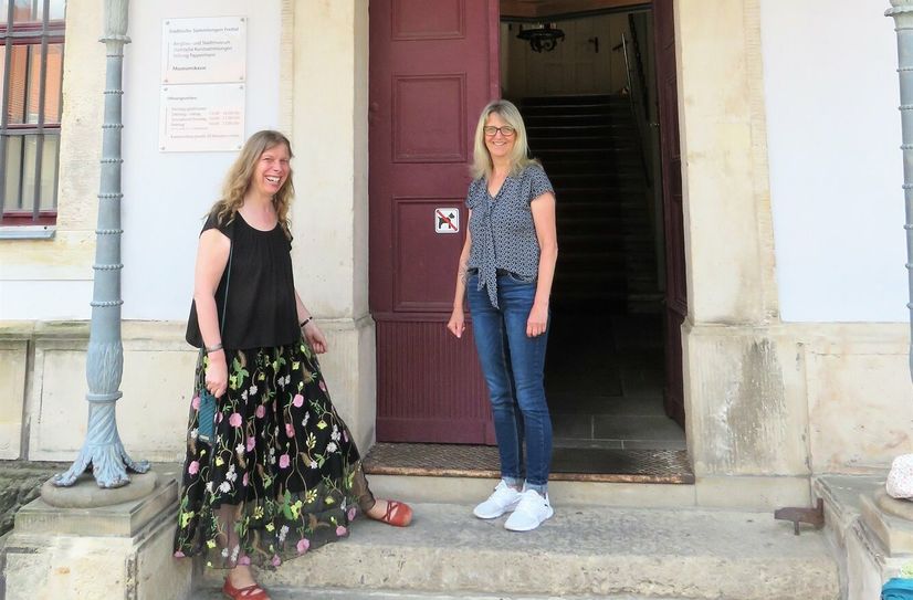 Museumsleiterin Christin Gäbler und ihre Mitarbeiterin Antje Oehmichen freuen sich auf viele Besucher.