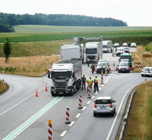Die mobile Röntgenanlage im Einsatz. Foto: Polizei