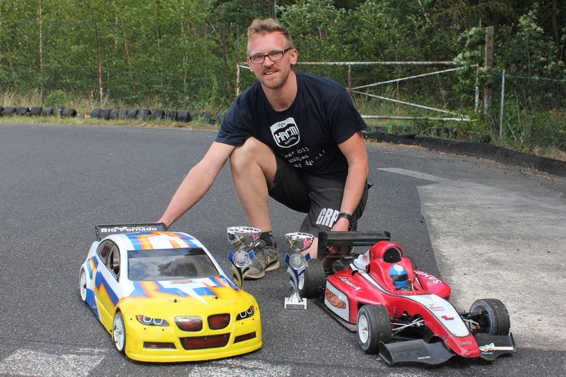 Der Doppelsieger in Tourenwagen und Formel 1, Martin Mittelstädt, vom AMC Sängerstadt Finsterwalde. Foto: Rolf Höhne