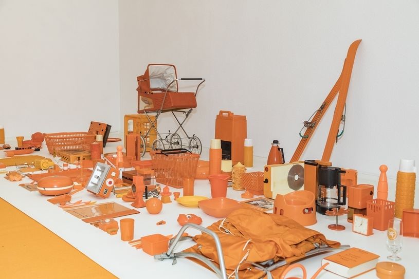 Alltag in Orange in der "Wohnmaschine 2.0"