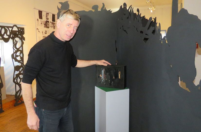 Henrik Schrat ist einer der beteiligten Künstler der Sonderausstellung im Schloss Klippenstein.Foto: Matthias Stark