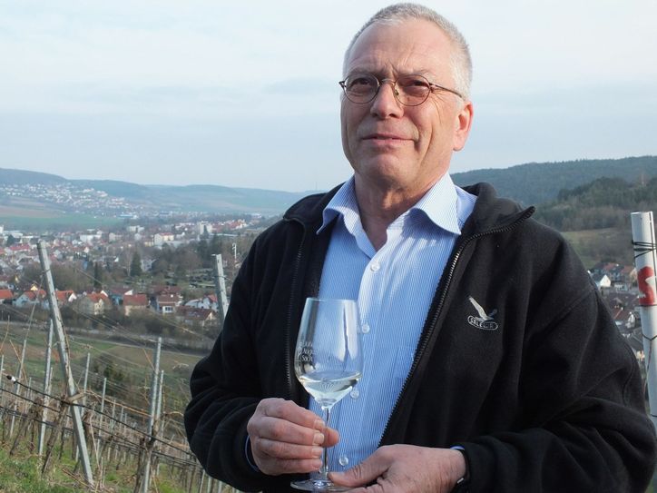 Karl-Heinz Sack vom Weingut Johann August Sack bewirtschaftete im Lieblichen Taubertal in Lauda-Königshofen acht Hektar Rebfläche.