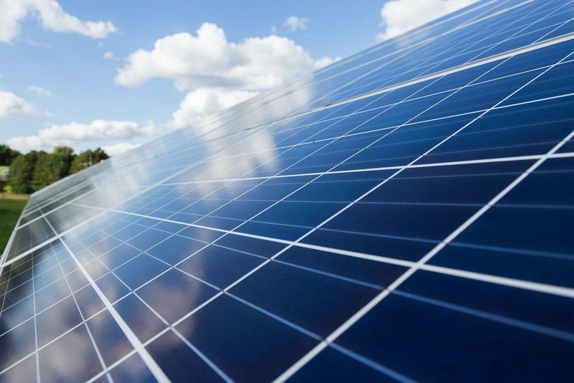 Symbolbild. Die Pläne der Firma Wattner AG mit der Errichtung eines Solarparks sorgen bei den Einwohnern aus dem Ortsteil Schmölln für Kritik.