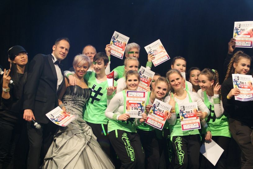 Ein tolles Resultat aus Hoyerswerdaer Sicht - die Pimkies ertanzten in der Kategorie "Hip Hop Teens" einen tollen 3. Platz. Und auch die HoyWoy Teens, die zum ersten Mal in dieser Kategorie an den Start gingen, reihten sich mit einer perfekten Show am Ende auf Platz 10 (von 17 Gruppen) ein. Glückwunsch! Fotos: Büttner/ Rautenberg