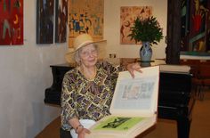 Im aktuellen Galeriebuch können Besucher wieder ihre Eindrücke und Meinungen hinterlassen. Sechs volle Bücher gibt es schon, die Helga Luzens dem Stadtmuseum Pirna übergab.