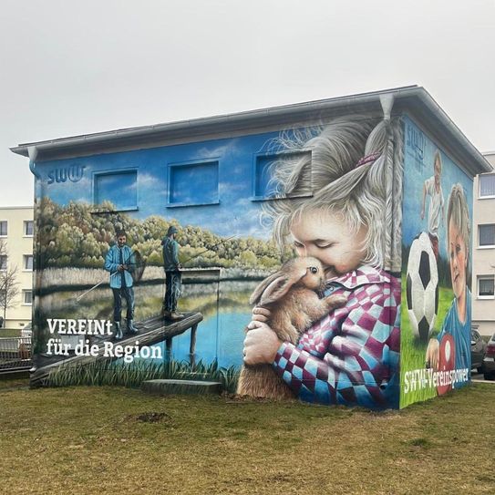 Bürgerengagement verwandelt Trafostation in atemberaubendes Kunstwerkt.