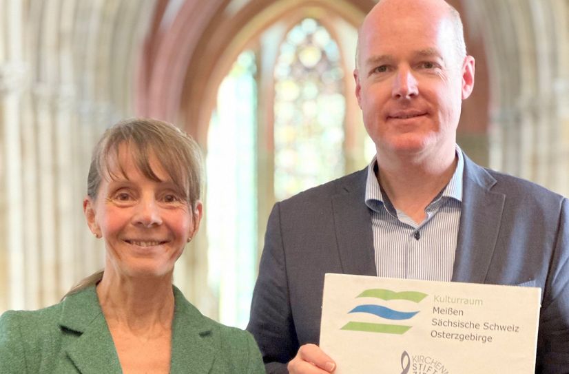 Friederike Hartmann und Domkantor Thorsten Göbel stellten auf der Westempore des Doms die musikalische Sommersaison vor.