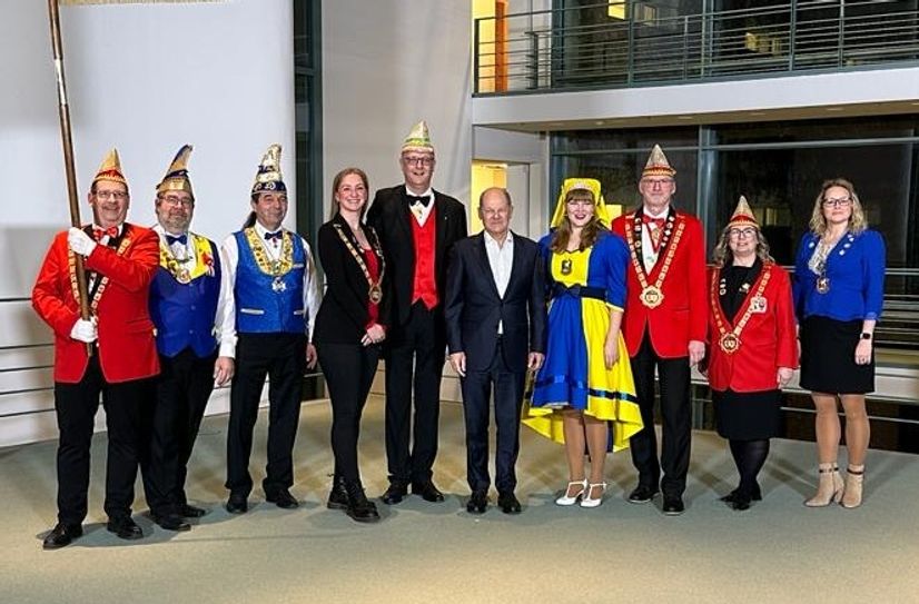 Delegation des KVBB und des LKC mit dem Bundeskanzler und dem Präsidenten des Bund Deutscher Karneval e.V. Klaus-Ludwig Fess.