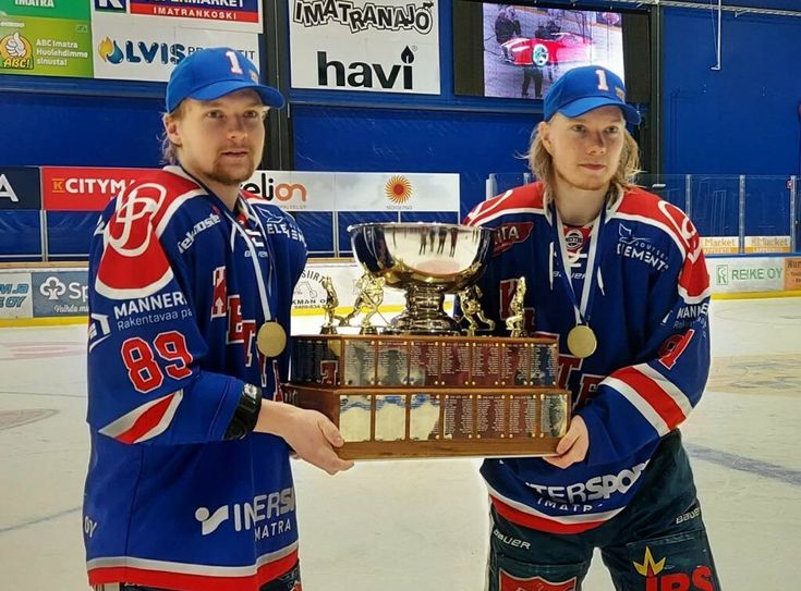 Arttu Rämö (li.) und Roope Mäkitalo haben in der vergangenen Saison ihren bisher größten Erfolg feiern können.  Sie holten mit ihrem Club Ketterä den Pokal. Foto: Ketterä